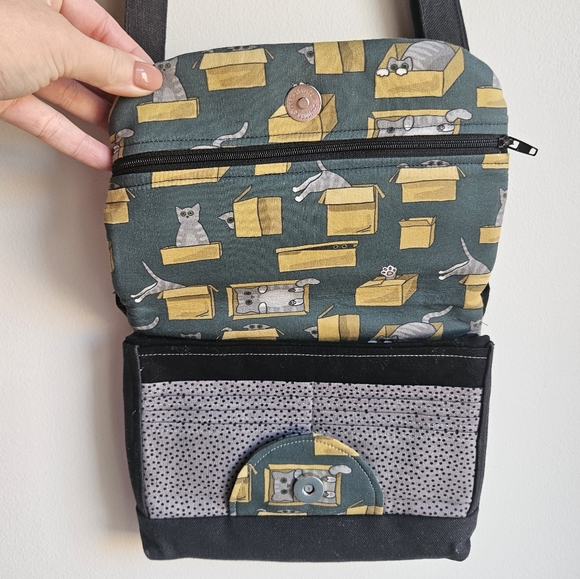 Fabrikate Handmade Adjustable Cat-Themed Wallet Purse - Picture 8 of 15